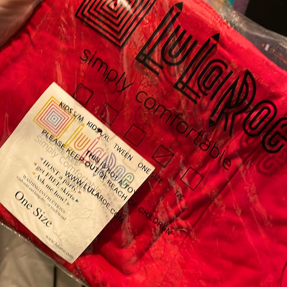 NWT LuLaRoe one size true red leggings